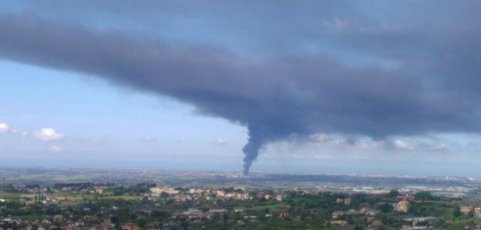 Incendio attività di stoccaggio rifiuti ECO X - Via Pontina Vecchia Km. 33381 Pomezia